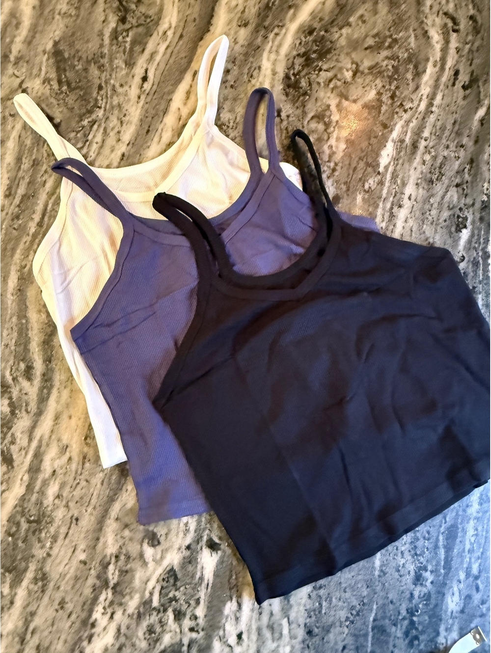 3 Pack Women's Spaghetti Strap Crop Top Ribbed Knit Basic V Neck Tank